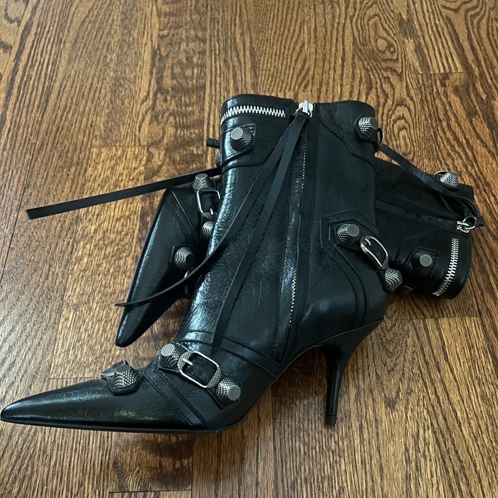 Balenciaga Black Leather Pointed Toe Buckle Ankle Boot Heels EU 37 US 7 - Picture 3 of 9